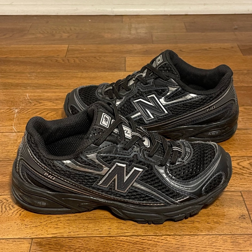 New Balance 740